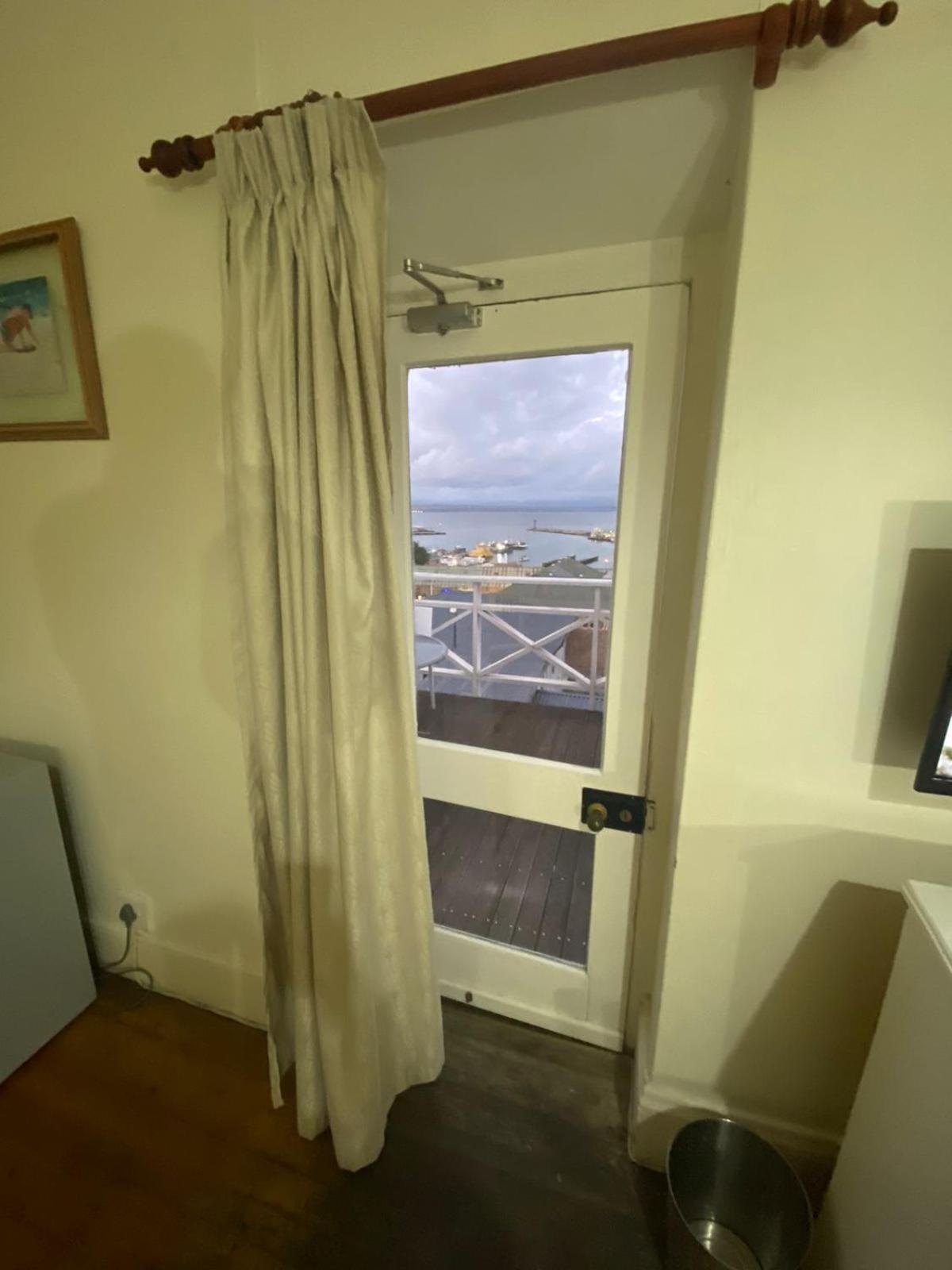 Green Door Guesthouse モーセル・ベイ 部屋 写真