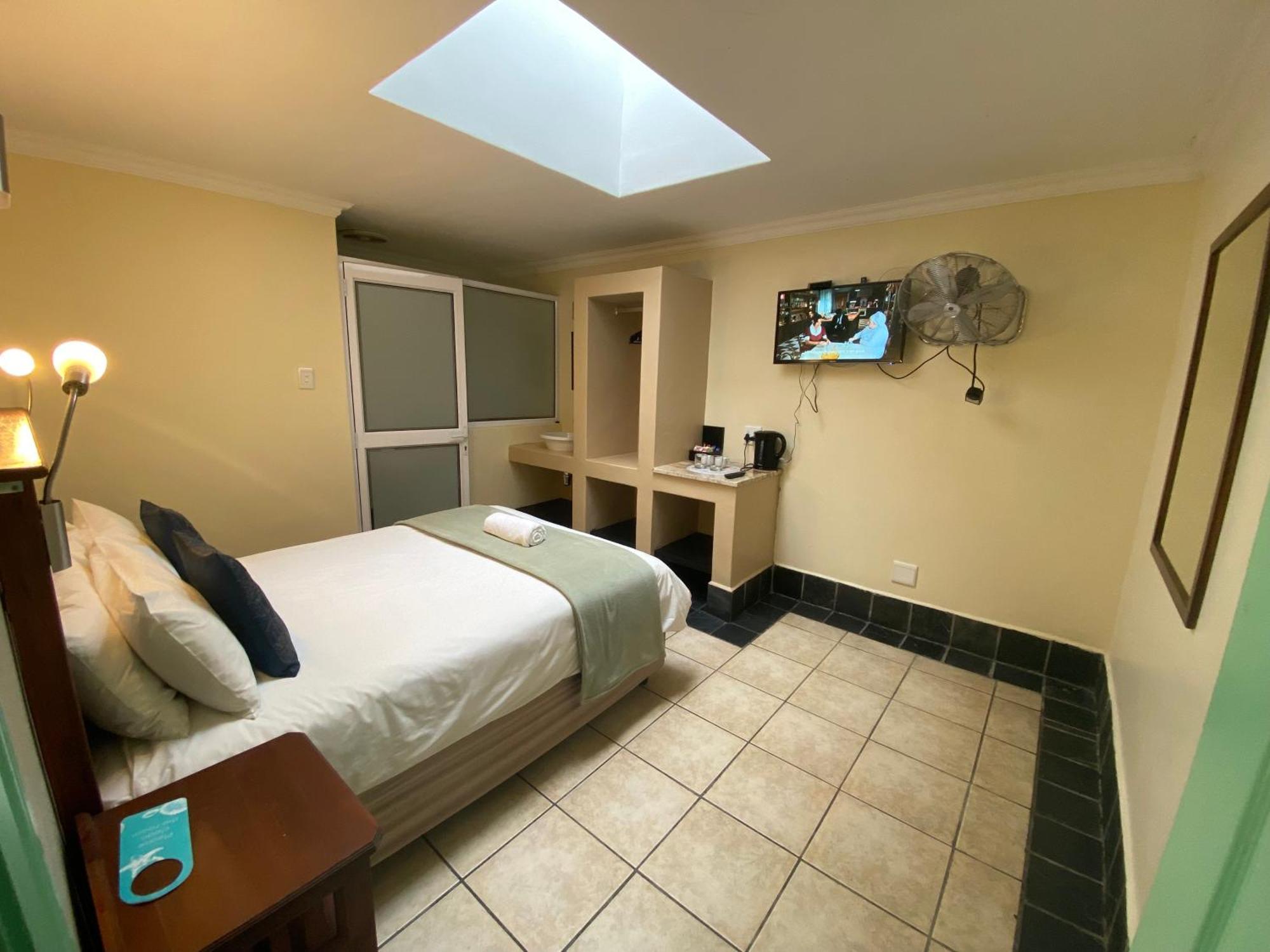 Green Door Guesthouse モーセル・ベイ 部屋 写真